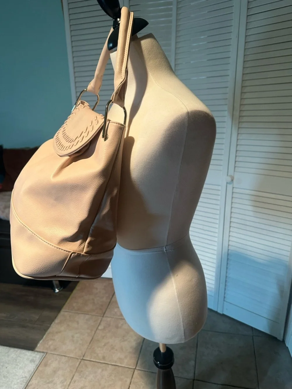 Women's Cream Hobo Handbag - Soft Leather Shoulder Bag